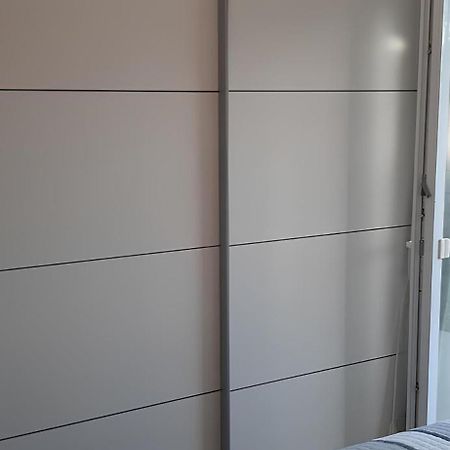 Apartment Puntamika Villa De Rosa - Ground Floor Zadar Bagian luar foto