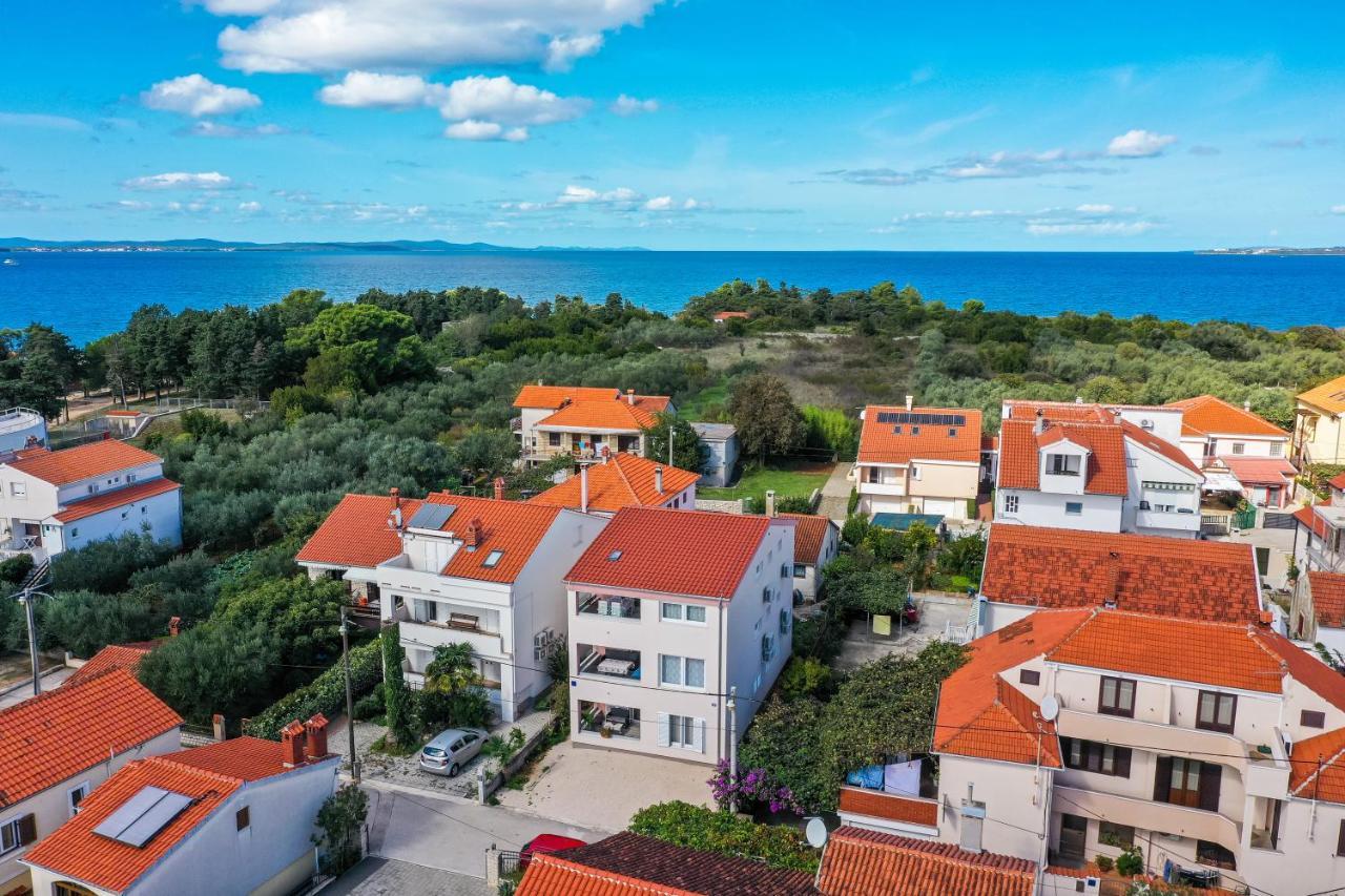 Apartment Puntamika Villa De Rosa - Ground Floor Zadar Bagian luar foto
